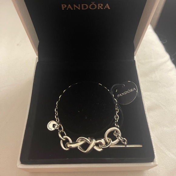Silver pandora bracelet NWT - Picture 2 of 3